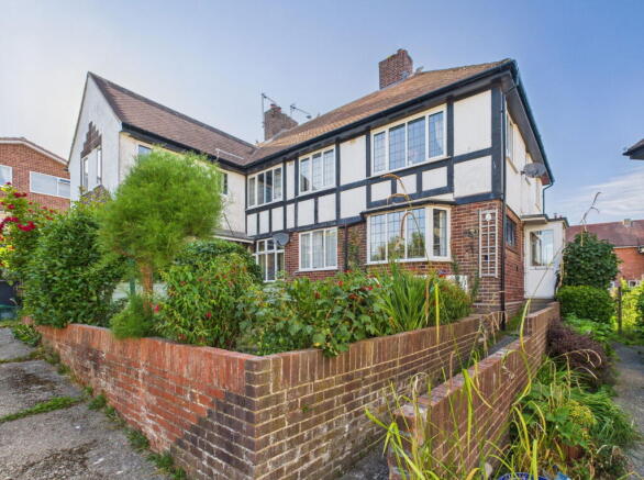 2 bed property, in Seaton, £160,000