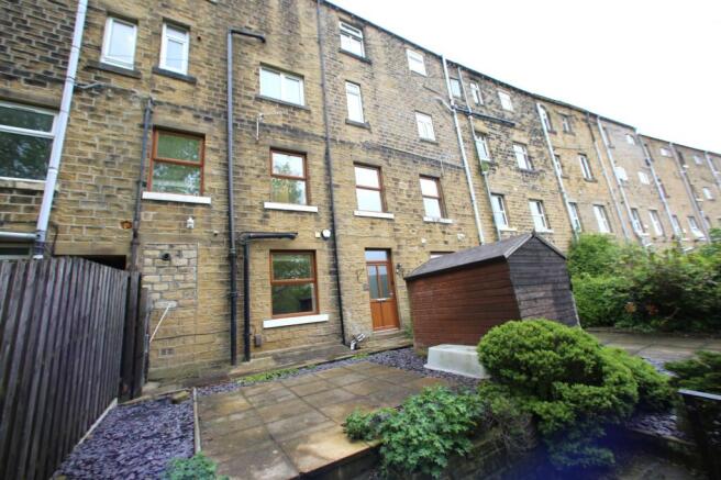 2 bed property, in Dodds Royd, £145,000
