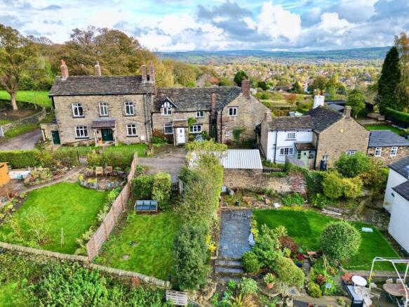 2 bed property, in Hill Top, £399,995