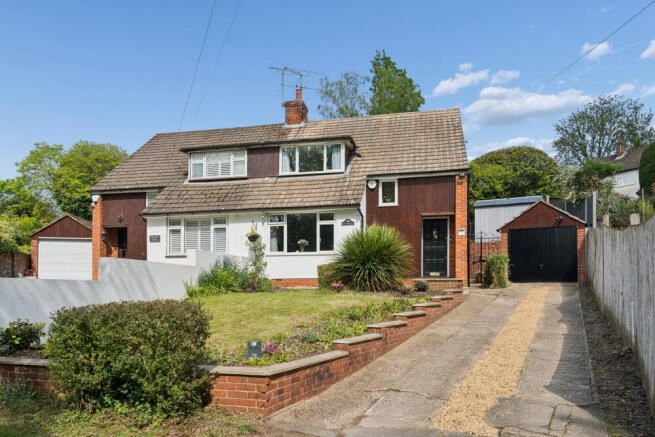 3 bed property, in Gravel Hill, £575,000
