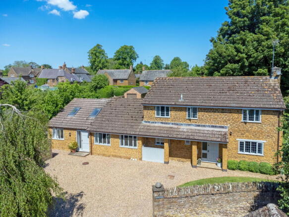 5 bed property, in Malt Kiln House (With Annexe), £900,000