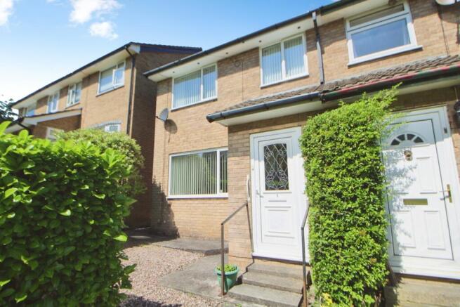 3 bed property, in Longclough Drive, £250,000