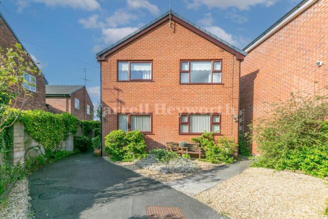 4 bed property, in Newton Road, £269,950