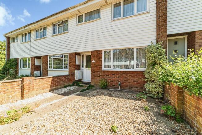 3 bed property, in Bourne Court, £300,000