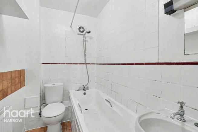 1 bed property, in Badgers Close, £150,000