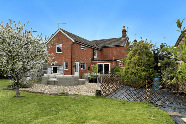 4 bed property, in Middleton Road, £650,000