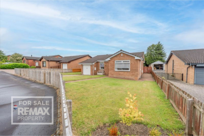 3 bed property, in Graham Court, £289,000