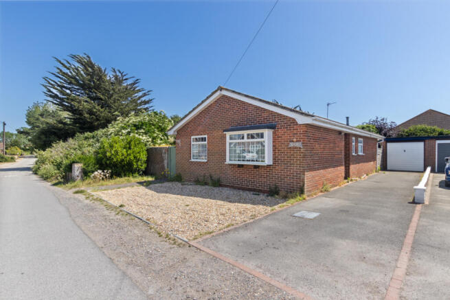 2 bed property, in Lagoon Road, £375,000