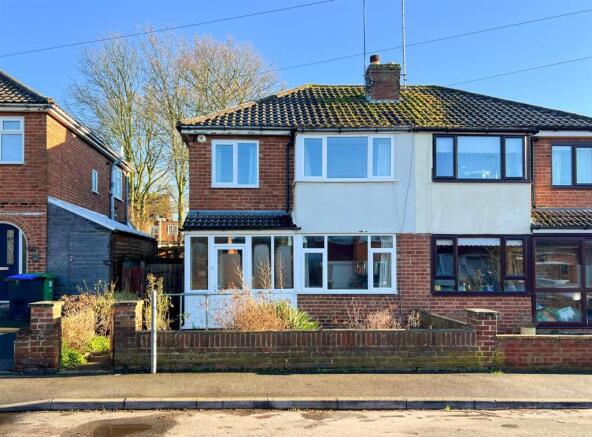 4 bed property, in New Street, £340,000