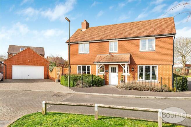 4 bed property, in Parsons Way, £700,000