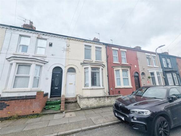 3 bed property, in Peter Road, £55,000