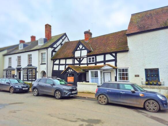 2 bed property, in Homleigh, £220,000