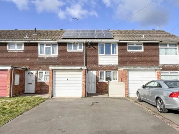 3 bed property, in Bransdale Close, £180,000