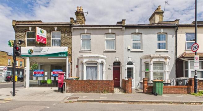 1 bed property, in Major Road, £350,000