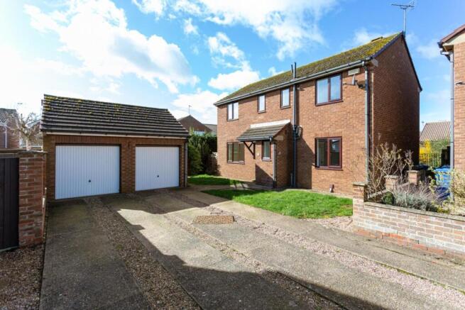 4 bed property, in Hailgate Close, £340,000