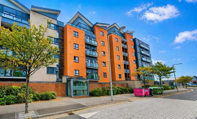1 bed property, in Flat 56 Altamar, £75,000