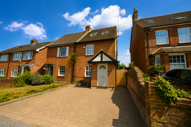 3 bed property, in Priests Lane, £750,000