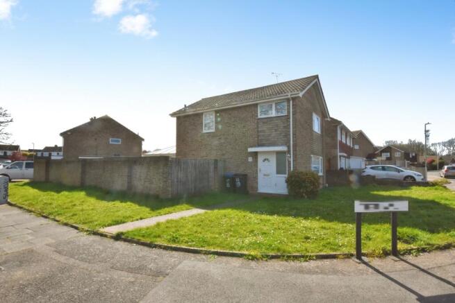 3 bed property, in The Maples, £375,000