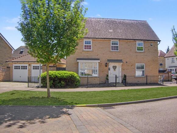 4 bed property, in Christmas Tree Crescent, £650,000