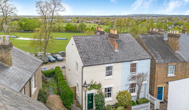 3 bed property, in Wellington Terrace, £725,000