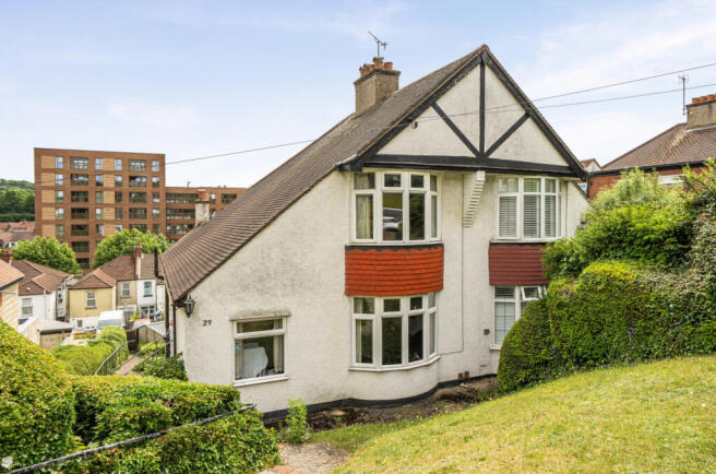 3 bed property, in Kingsdown Avenue, £480,000