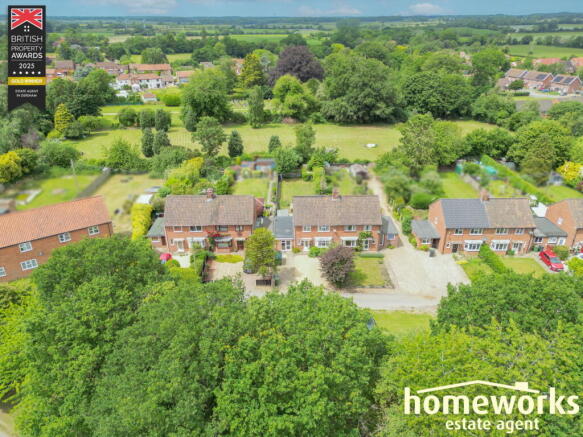 3 bed property, in East View Crescent, £300,000