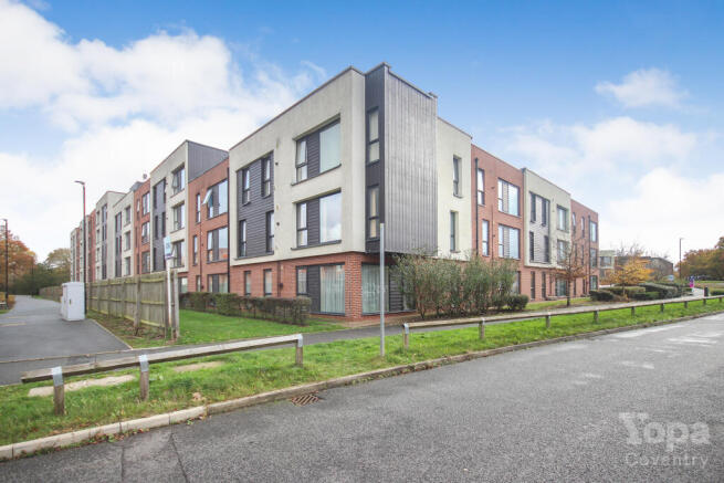 2 bed property, in Monticello Way, £140,000