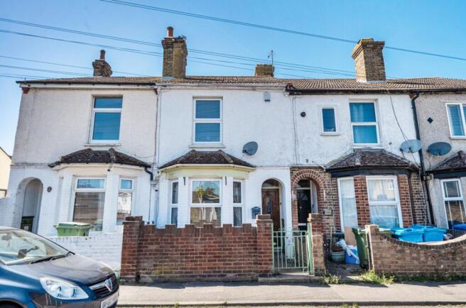 3 bed property, in Castlemere Avenue, £230,000