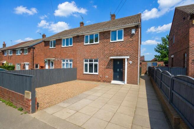 3 bed property, in Kendal Drive, £165,000