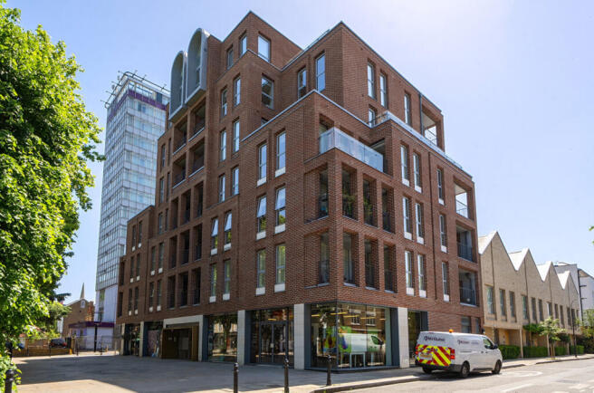 1 bed property, in King Street, £475,000