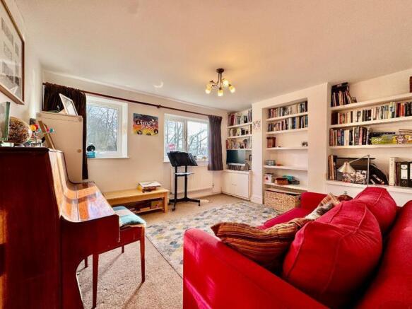 5 bed property, in Dane Street, £525,000