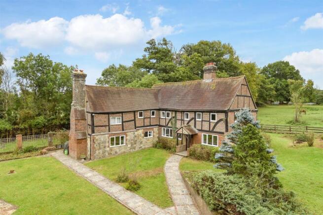 5 bed property, in Moats Lane, £1,100,000