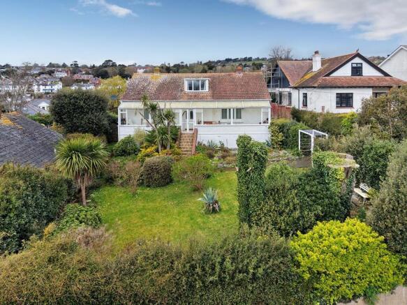 4 bed property, in Pennyacre Road, £425,000