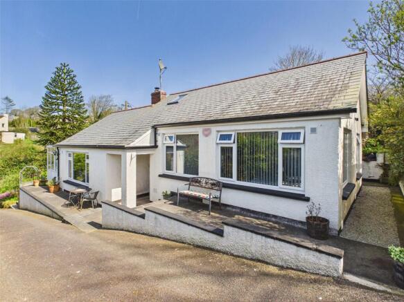 3 bed property, in Victoria Road, £335,000