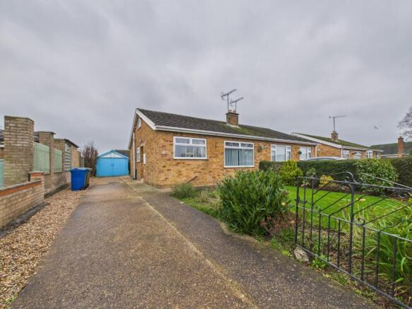 2 bed property, in Mill Falls, £179,950