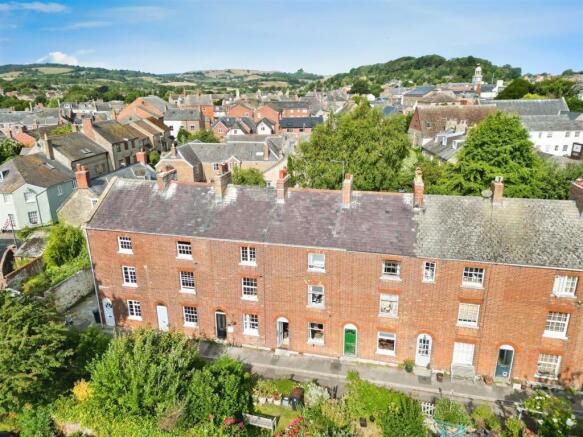 3 bed property, in King Street, £285,000