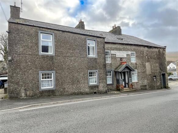 6 bed property, in Kings Head & Cottage, £450,000