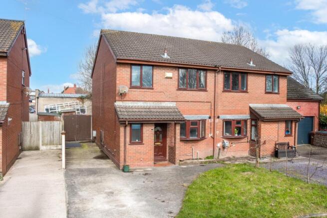 3 bed property, in Glenesk Court, £150,000
