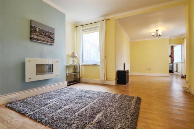 2 bed property, in Newton Nottage Road, £140,000