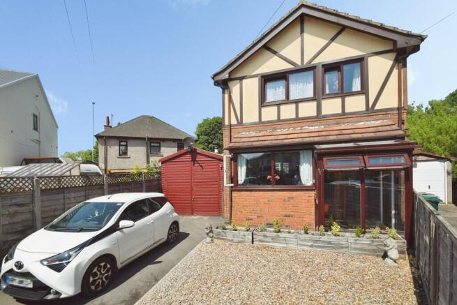 3 bed property, in Florist Street, £200,000