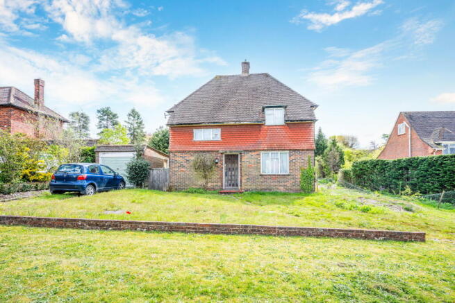 3 bed property, in Park Road, £1,075,000