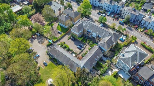 2 bed property, in Nightingale Court, £259,950