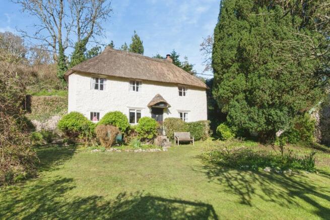 3 bed property, in Branscombe, £500,000