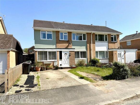 4 bed property, in Downside Close, £335,000