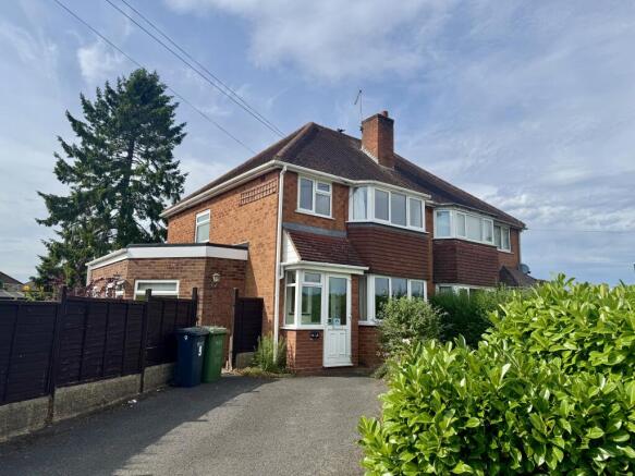 3 bed property, in Coppice Road, £350,000