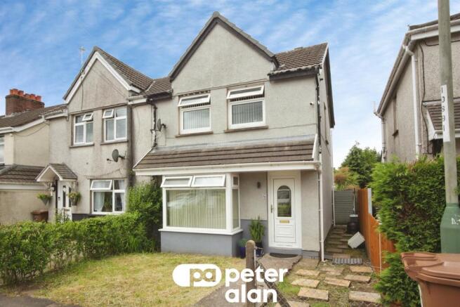 3 bed property, in Derwendeg Avenue, £170,000