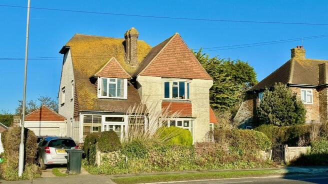 4 bed property, in Cooden Drive, £595,000