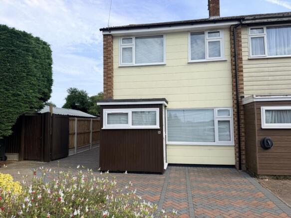 3 bed property, in Crossways Avenue, £250,000
