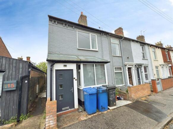 3 bed property, in Lawson Road, £125,000