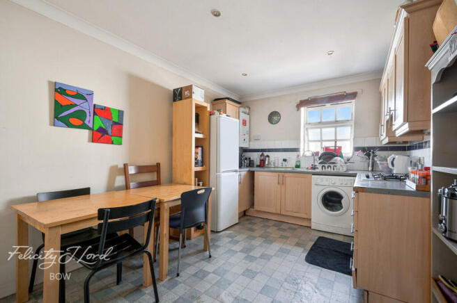 2 bed property, in St Pauls Way, £375,000